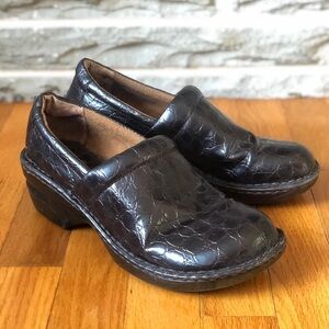 Born b.o.c. Peggy clogs faux croc dark brown sz 9